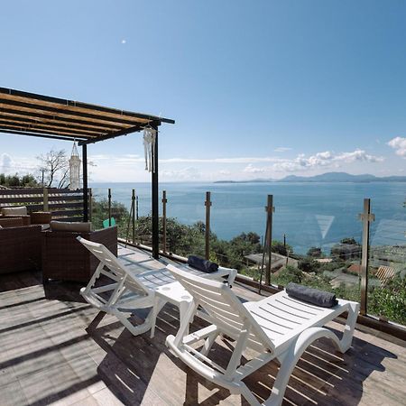 Вілла The Greystone Seaview House By Konnect Nisaki  Екстер'єр фото